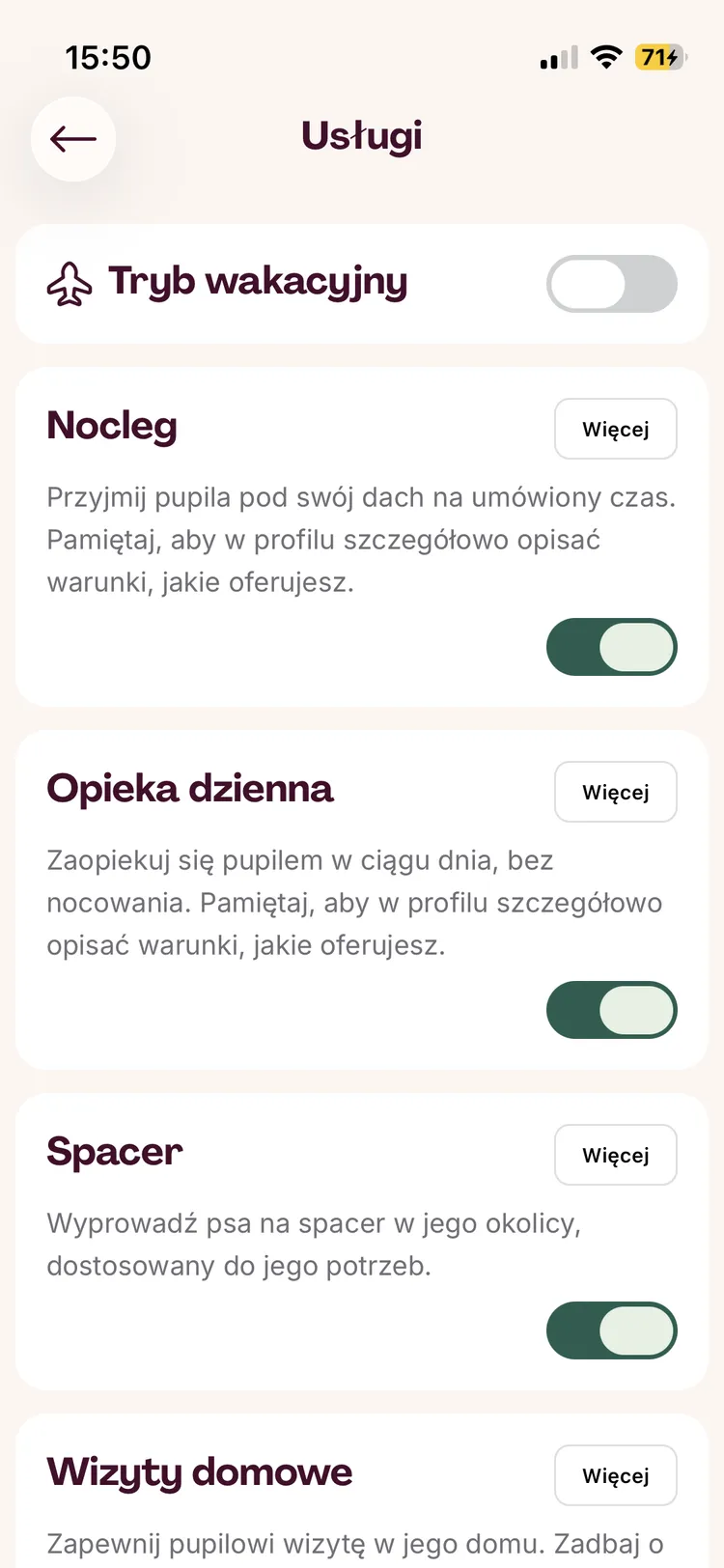 Lista usług petsittera w aplikacji Petsy z przełącznikiem opieki dziennej ustawionym na włączony